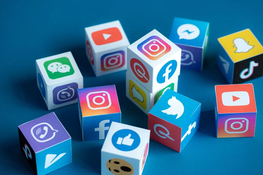 Social Media , Dual Nature of Social Media, Impact of Social Media, Impact that social media has, The Impact of Social Media on Our Culture, Positive Cultural Change, Minimizing Negative Impacts