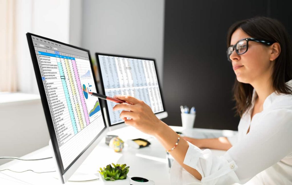 Incubation Centers, Startups, Economy , A Guide to Incubation Centers, What is an Incubation Center, Importance of ICs for National Development, Successful Incubation Centers,